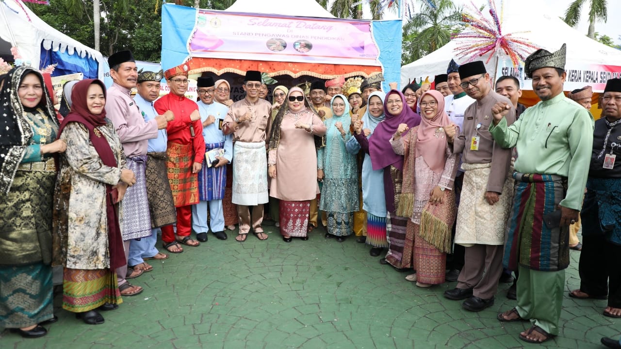 Peringati Hardiknas 2025, Wali Kota Batam Sebut Pendidikan Adalah Hak Asasi dan Hak Sipil untuk Semua Peringati Hardiknas 2025, Wali Kota Batam Sebut Pendidikan Adalah Hak Asasi dan Hak Sipil untuk Semua