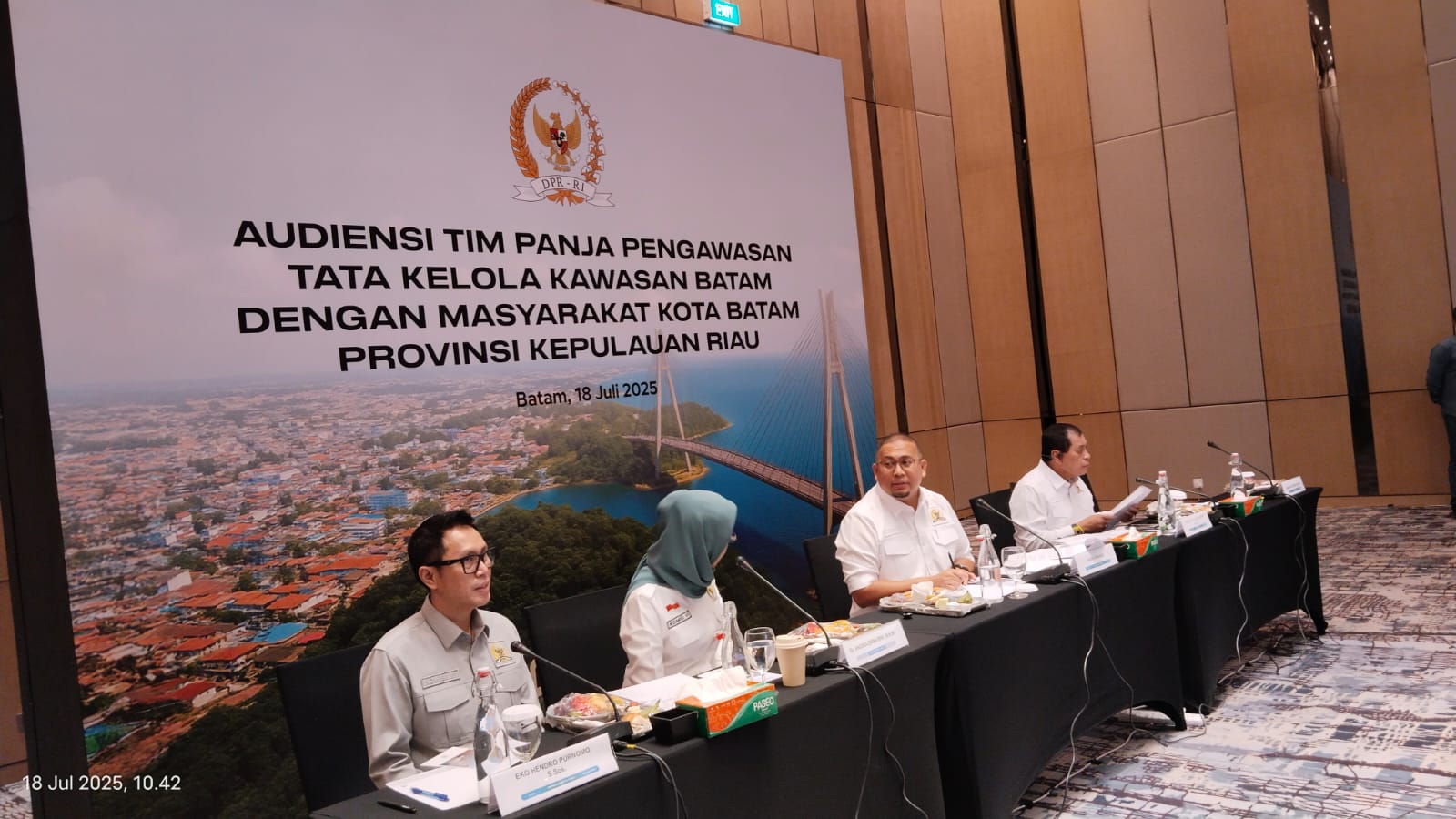 Panja DPR RI Masih Jalan di Tempat, 'Teriakan' Masyarakat Melayu Terkesan Dibungkam Panja DPR RI Masih Jalan di Tempat, 'Teriakan' Masyarakat Melayu Terkesan Dibungkam