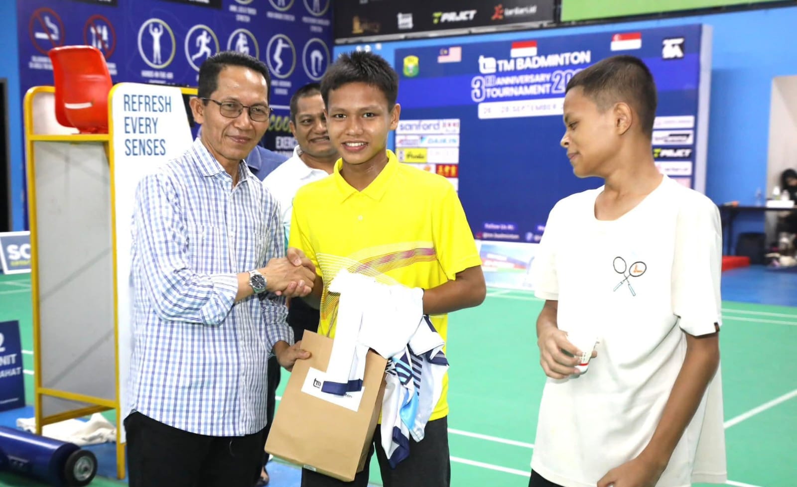 Wali Kota Batam, Amsakar Achmad Resmi Buka TM Badminton 3rd Anniversary Tournament 2025