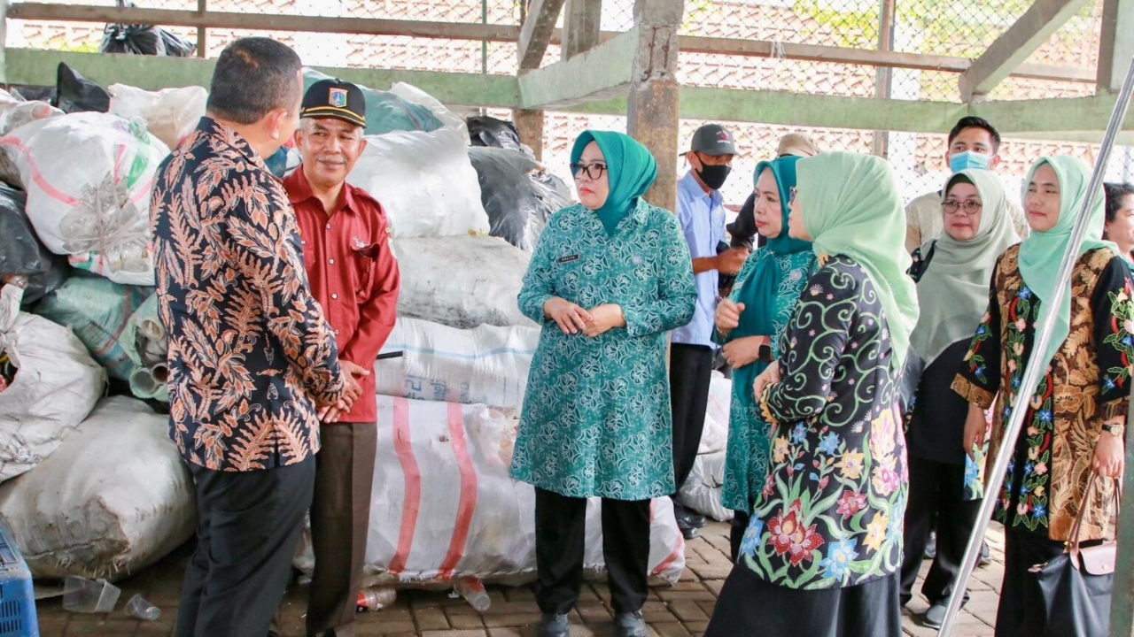 Perkuat Pengelolaan Berbasis Masyarakat, Tim Penggerak PKK Kota Batam Kunjungi Bank Sampah Induk
