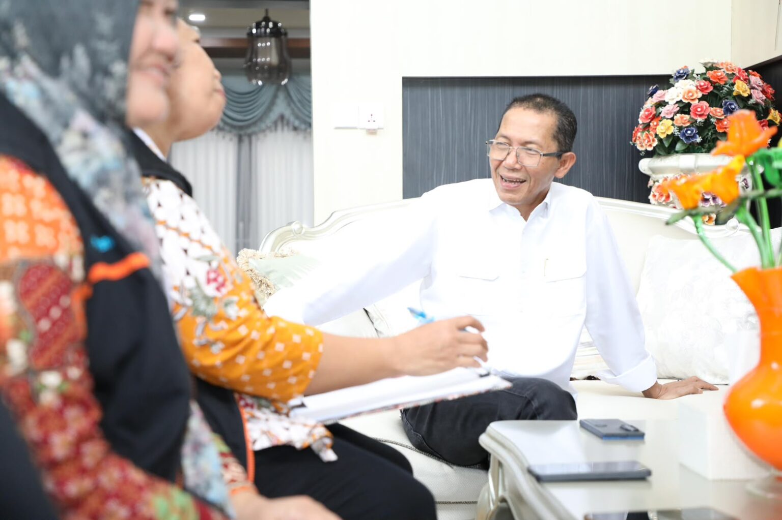 Wali Kota Batam Terima Petugas Sensus Ekonomi, Ajak Warga Berikan Data Akurat
